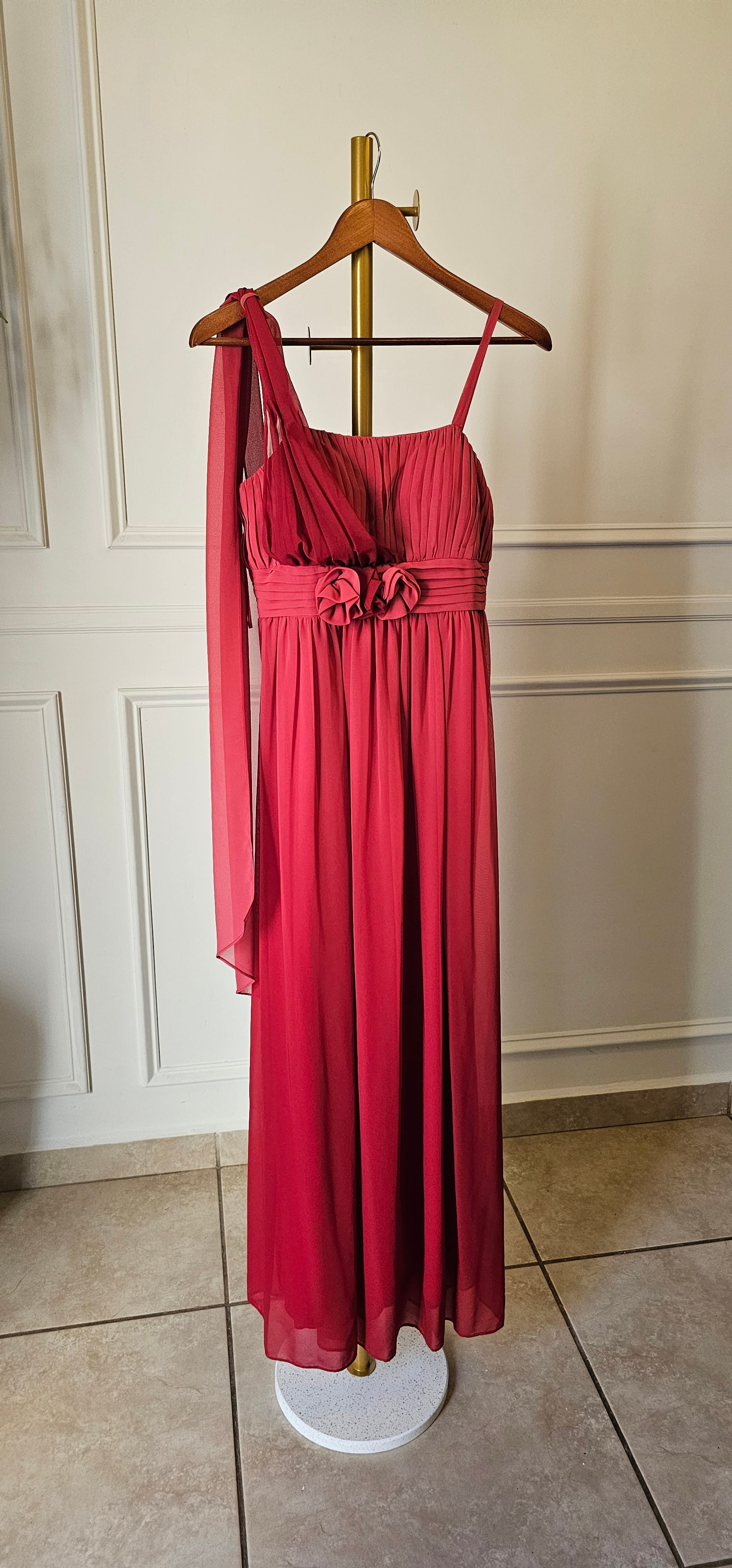 Rue de la Paix - Vestido Largo con Rosas y Fular