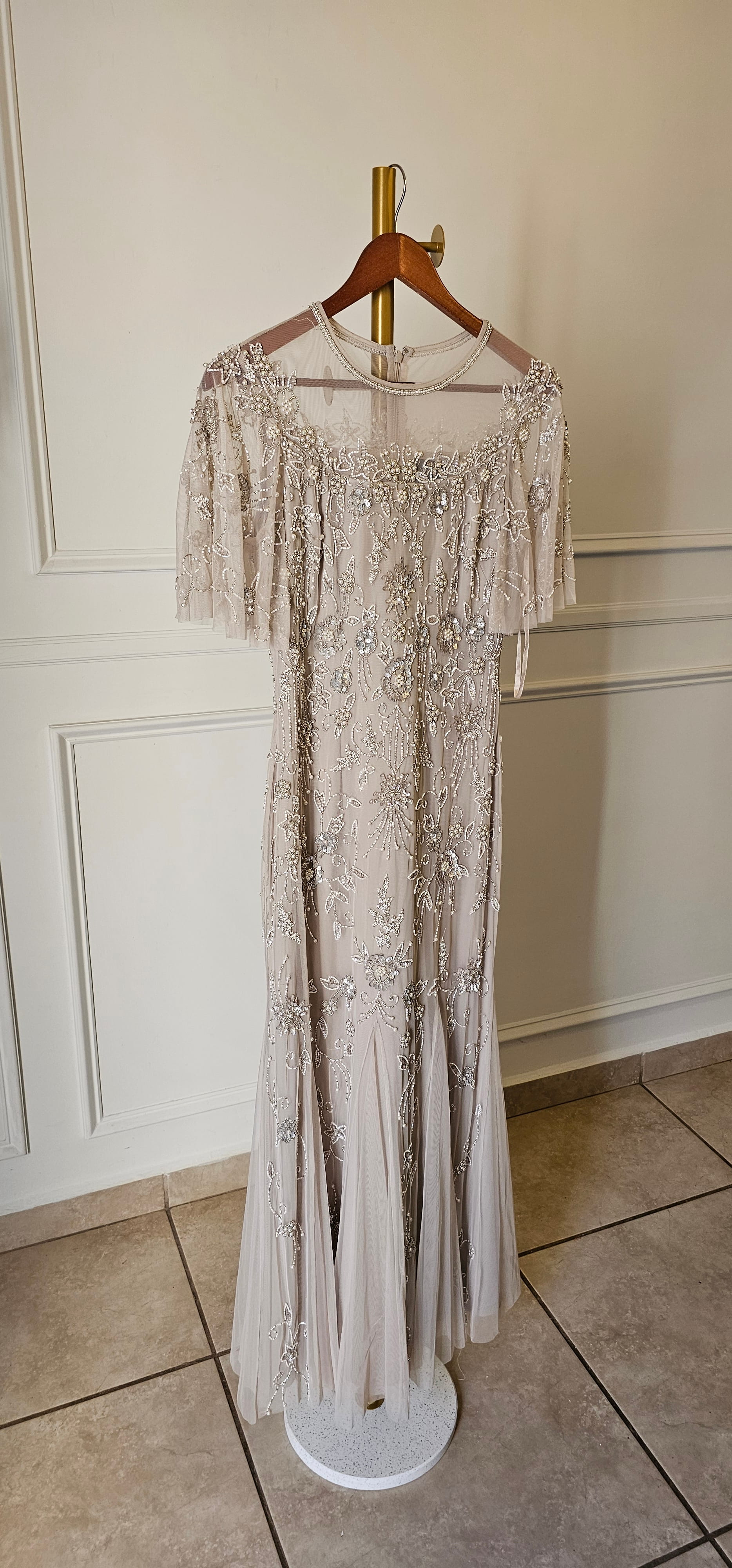Adrianna Papell Hand Beaded Floral Godet Gown — foto 2