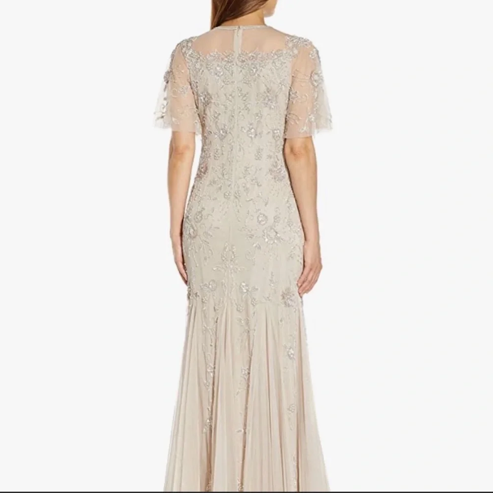 Adrianna Papell Hand Beaded Floral Godet Gown — foto 5