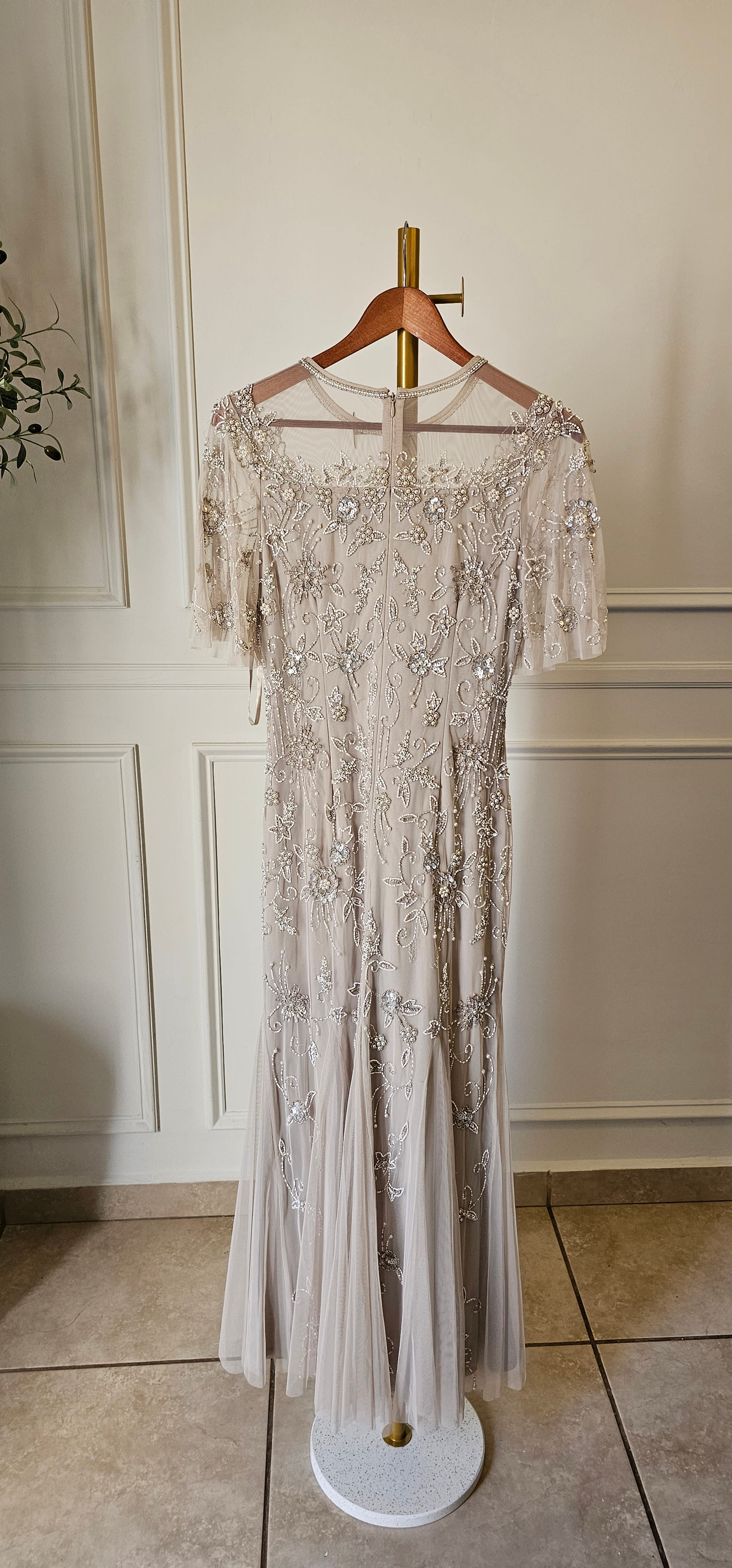 Adrianna Papell Hand Beaded Floral Godet Gown — foto 3