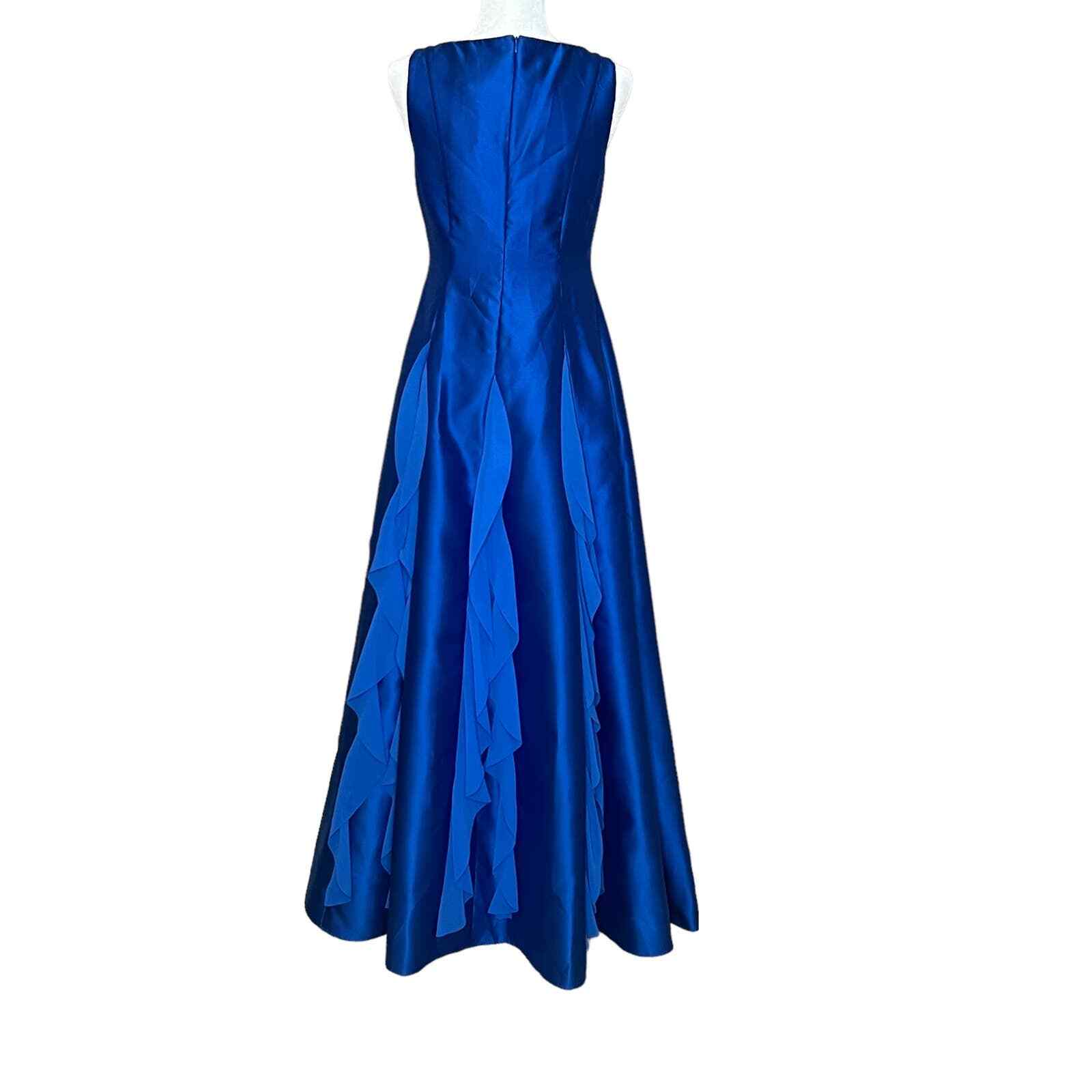 Adrianna Papell Yves Blue Mikado Chiffon Sleeveless Gown — foto 2