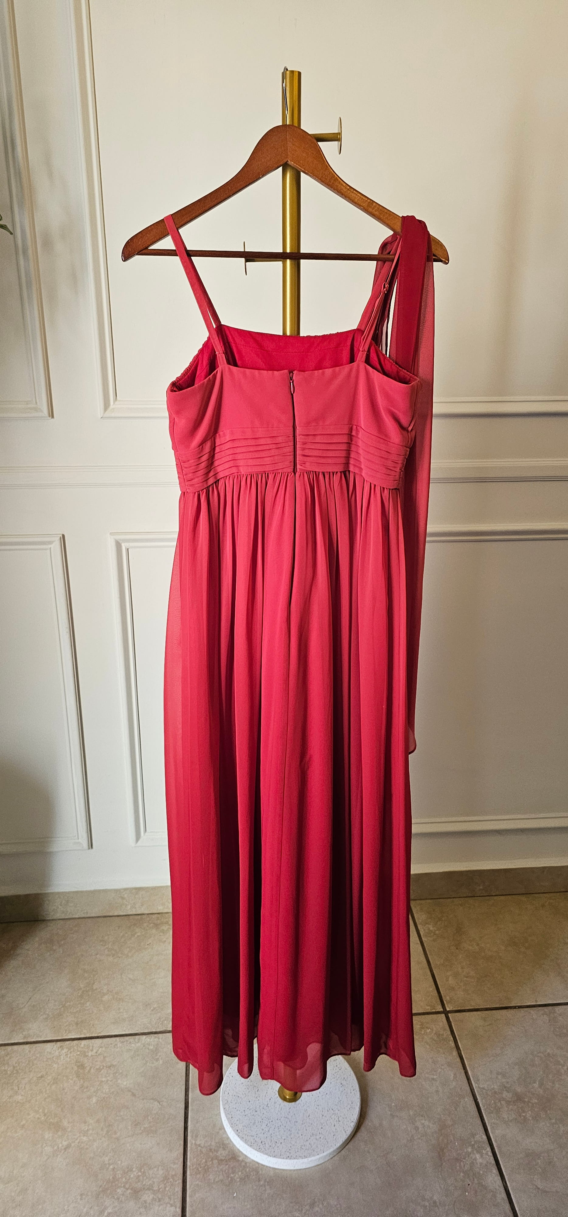 Rue de la Paix - Vestido Largo con Rosas y Fular — foto 2
